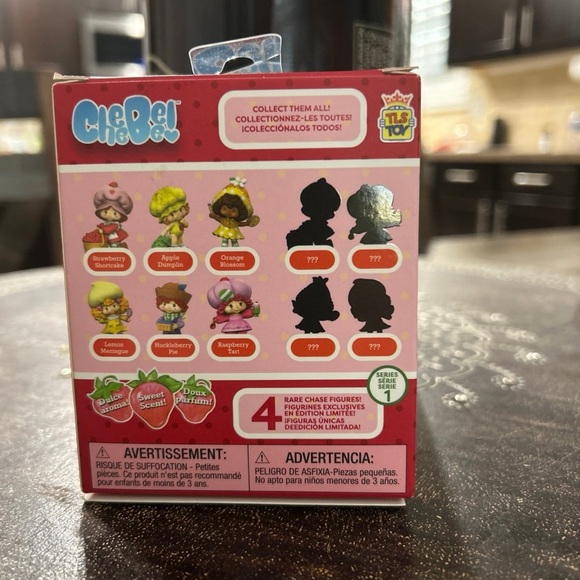 New in box! The World of strawberry shortcake Rare Strawberry Shortcake CheeBee! - Picture 4 of 4
